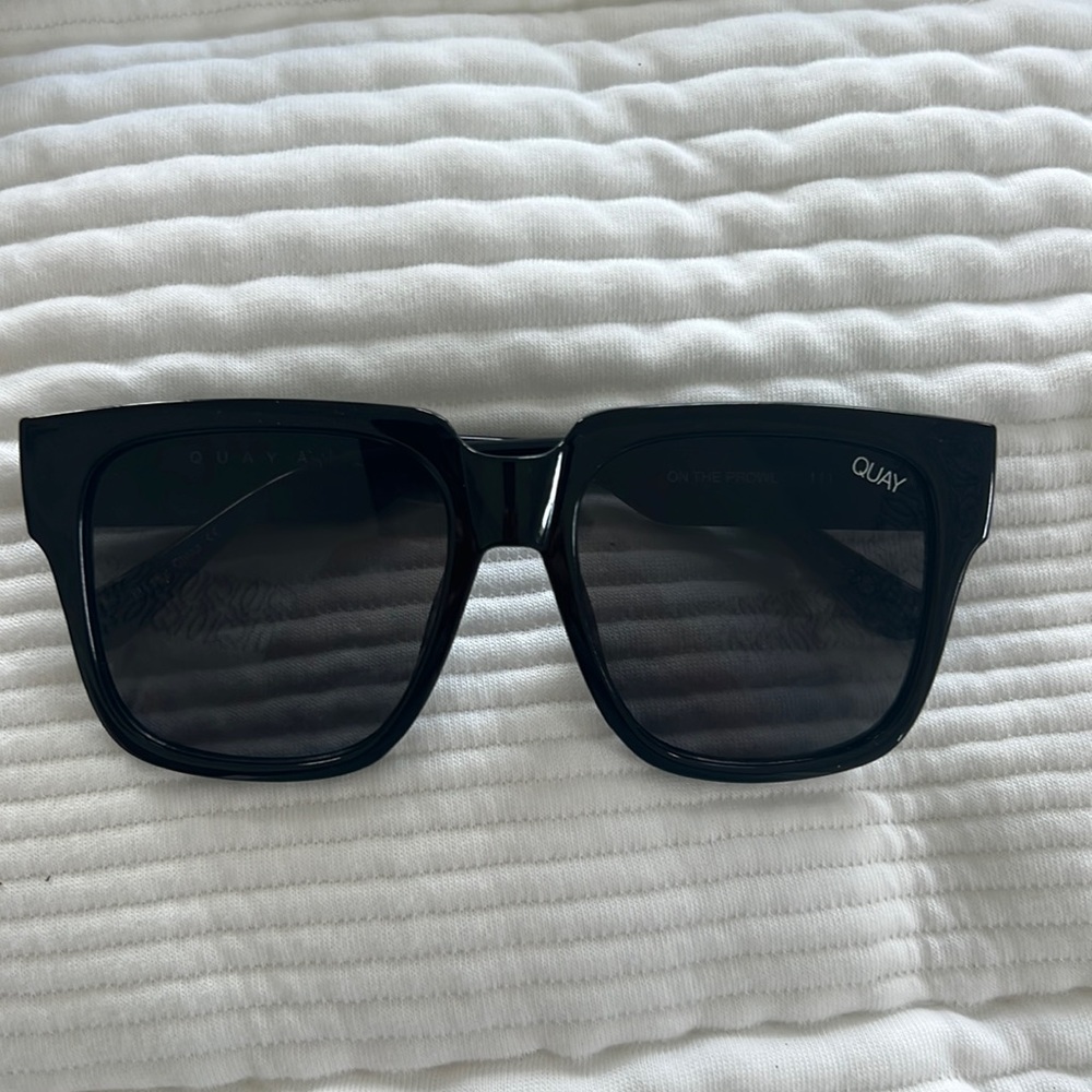Quay like new on the prowl sunglasses